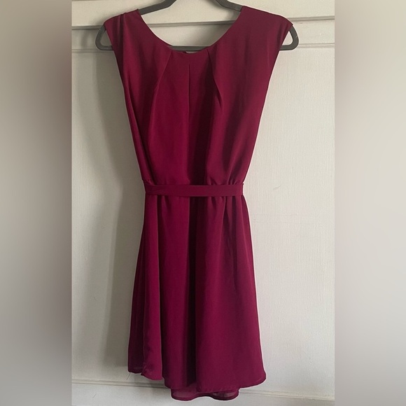 Forever 21 Dress. Pre-Owned. - Picture 1 of 6